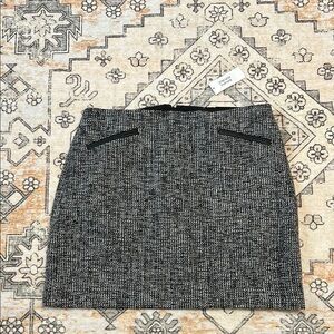 NWT BANANA REPUBLIC FACTORY 8 Classic  Black and White Tweed Skirt